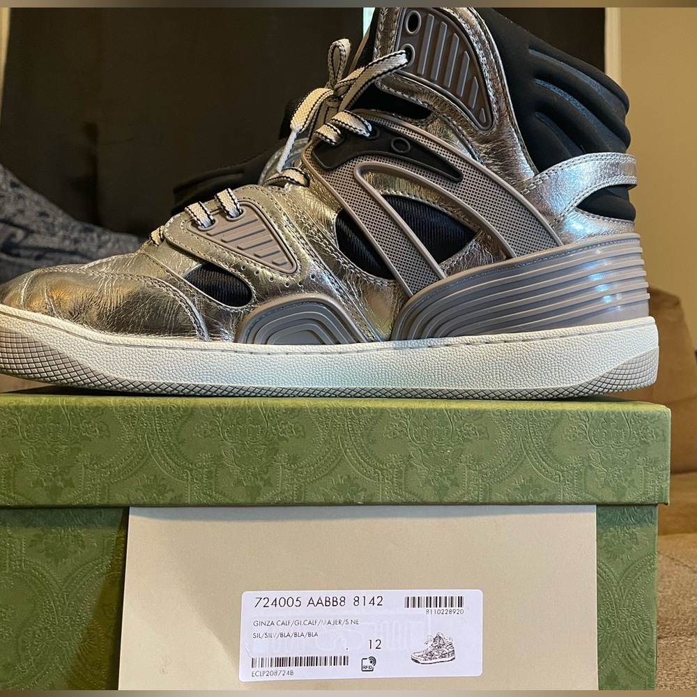 Men Gucci sneakers silver and black and white size 12